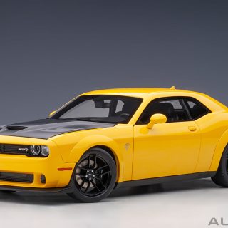 Dodge Challenger SRT Hellcat modelauto 1:18 AutoArt geel