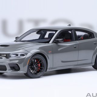 Dodge Charger Scat Pack widebody modelauto 1:18 AutoArt grijs